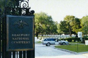 Beaufort Natl Cem entrance