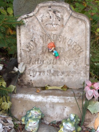 Amy Wadsworth's grave