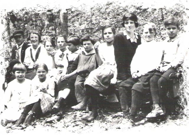 Picnic at Wautauga Falls, Delhi ca. 1921