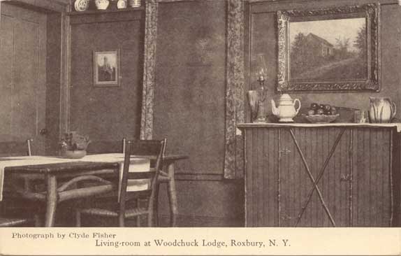 Woodchuck Lodge, Living-room